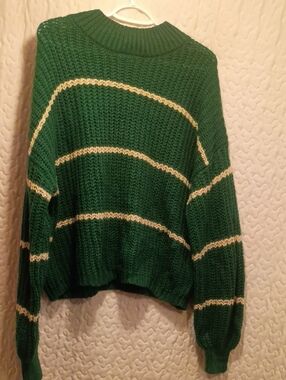 Zenana Outfitters Green & Cream Striped Crewneck Sweater